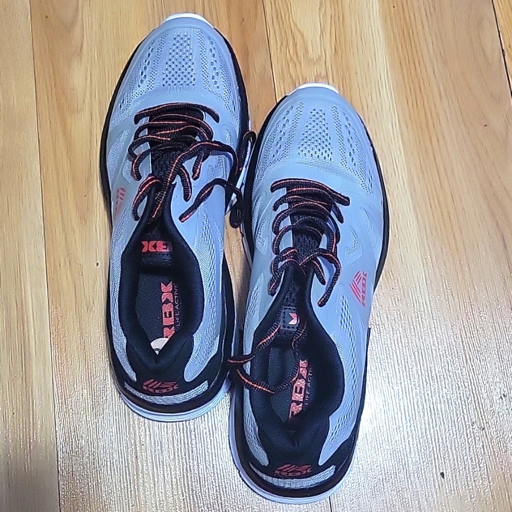 Mens shoes size 10